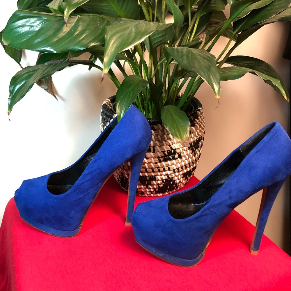 🛑SOLD📦 • 
Barbie Peep Toe Platforms Cobalt Blue Faux Suede - Picture 7 of 8